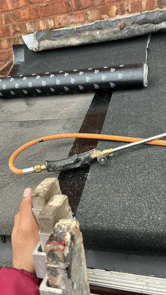 felt roll on roof